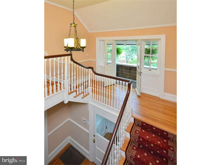 516 Oakley Road Haverford, PA 19041 - Photo 11 of 24 Hallway
