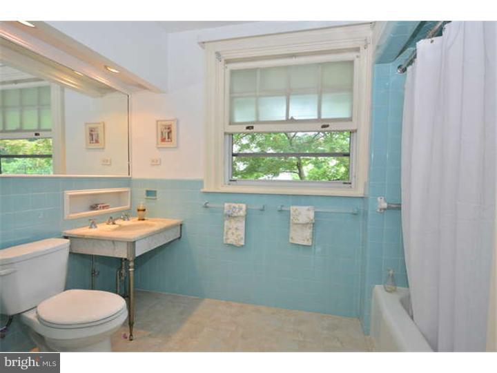 516 Oakley Road Haverford, PA 19041 - Photo 13 of 24 Bathroom