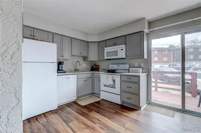 $154,900 | 10161 Squire Meadows Drive, Unit C, St. Louis, MO 63123