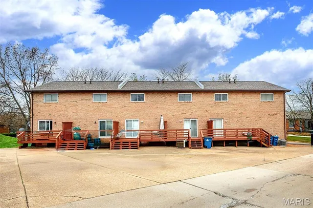 $154,900 | 10161 Squire Meadows Drive, Unit C, St. Louis, MO 63123