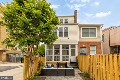 $1,649,500 | 1519 East Capitol Street Southeast, Washington, DC 20003