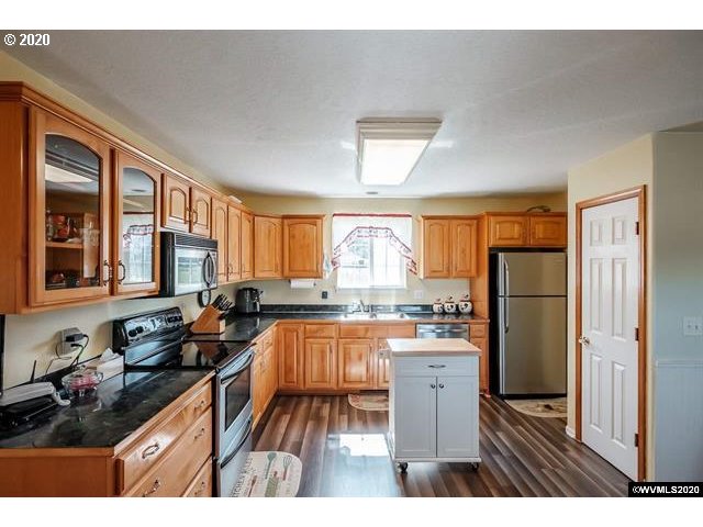 26841 Bellfountain Road Monroe, OR 97456 - Photo 11 of 32 Gallery Image 11