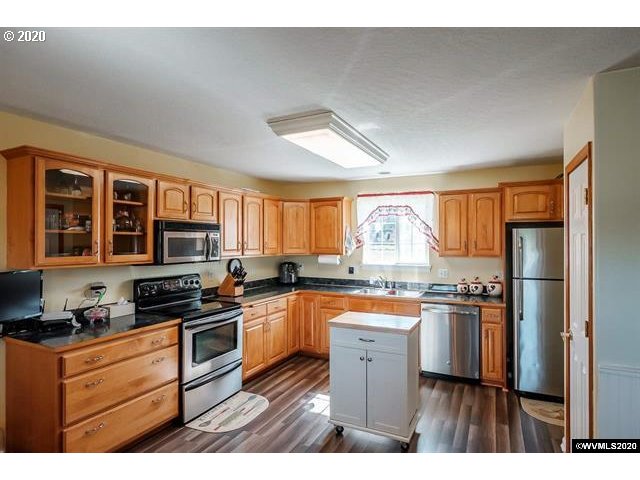 26841 Bellfountain Road Monroe, OR 97456 - Photo 4 of 32 Gallery Image 4