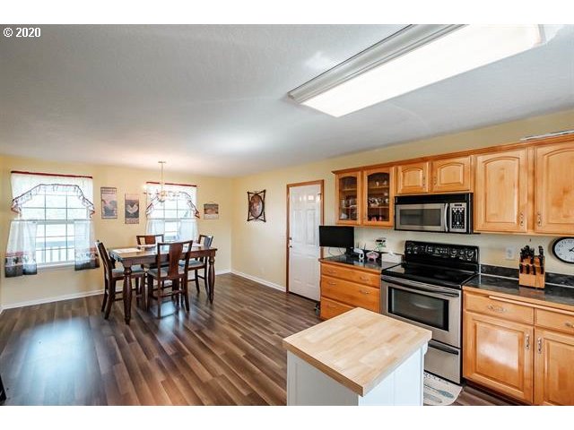 26841 Bellfountain Road Monroe, OR 97456 - Photo 5 of 32 Gallery Image 5