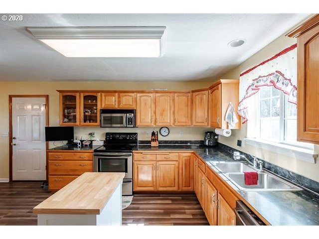 26841 Bellfountain Road Monroe, OR 97456 - Photo 6 of 32 Gallery Image 6