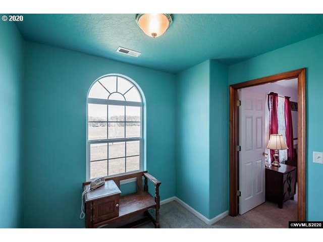 26841 Bellfountain Road Monroe, OR 97456 - Photo 9 of 32 Gallery Image 9