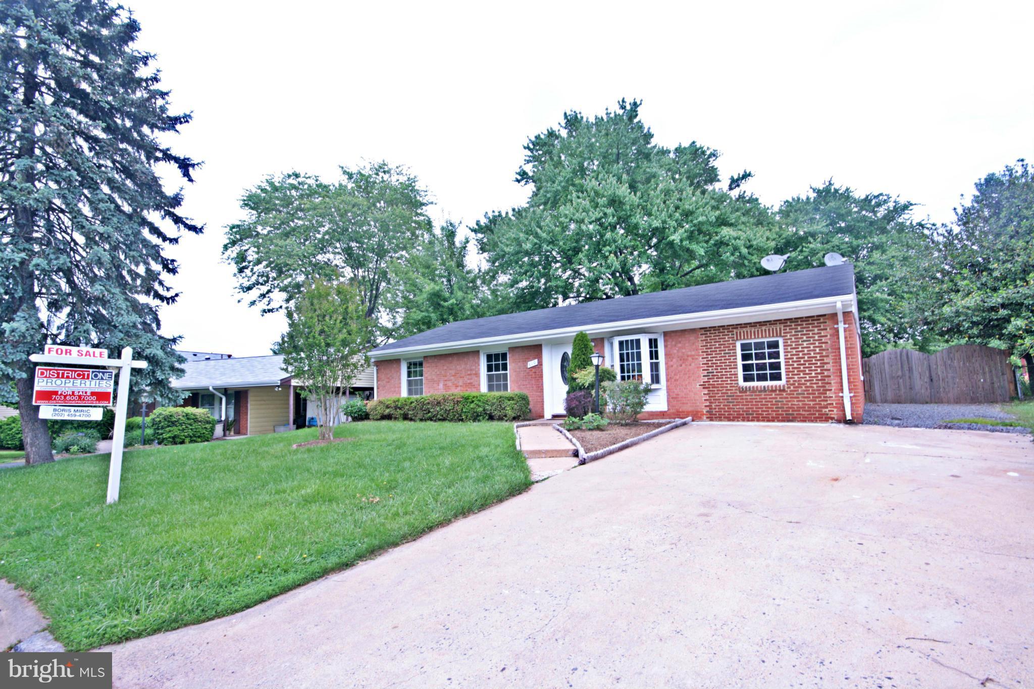 810 West Nettle Tree Road Sterling, VA 20164 - Photo 1 of 1 Exterior (Front)