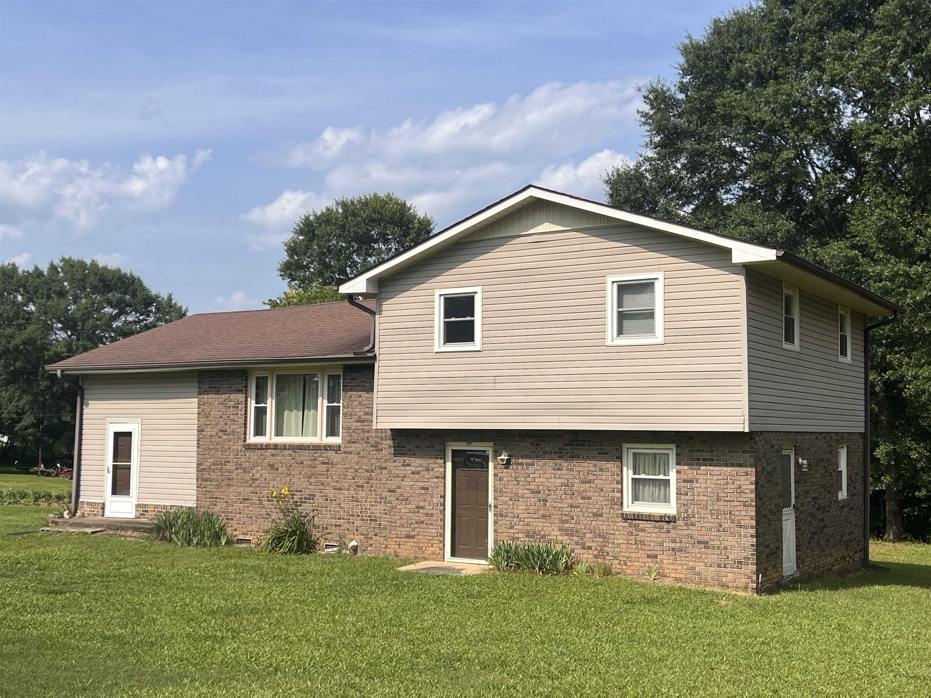 109 Berry Road Boiling Springs, SC 29316 - Photo 1 of 22