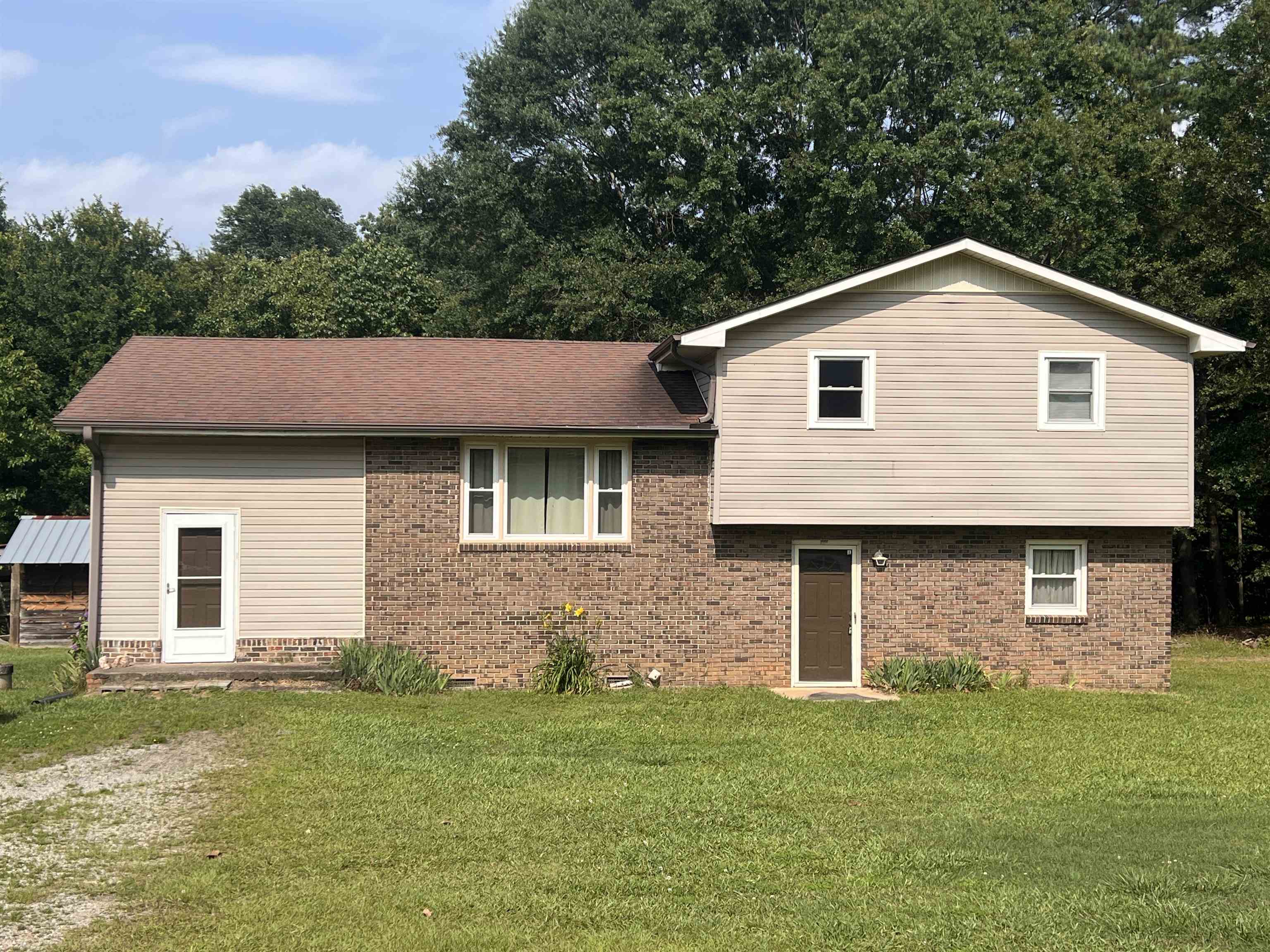 109 Berry Road Boiling Springs, SC 29316 - Photo 2 of 22