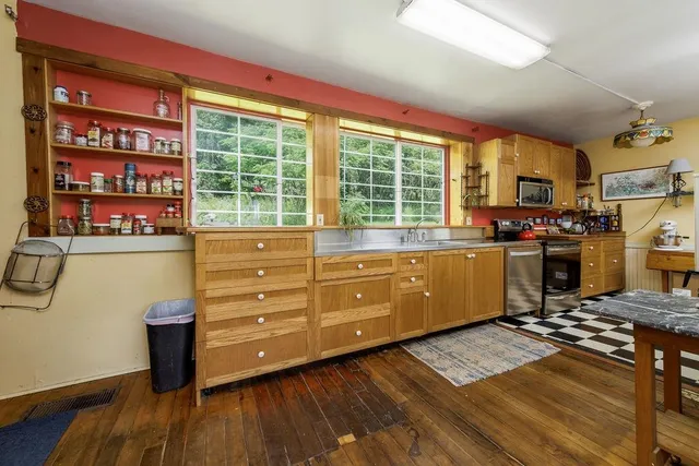 $333,000 | 5717 Highway 5, Thetford, VT 05054