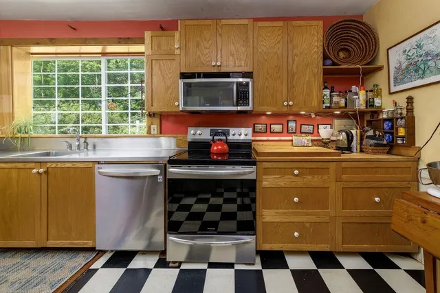 $333,000 | 5717 Highway 5, Thetford, VT 05054