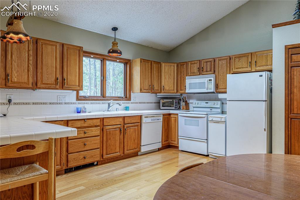 11020 Hardy Road Colorado Springs, CO 80908 - Photo 6 of 49