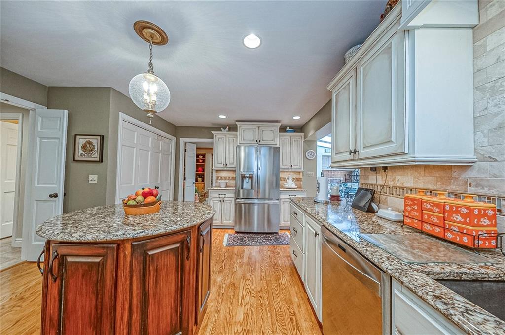 310 Wildberry Road Pittsburgh, PA 15238 - Photo 5 of 45