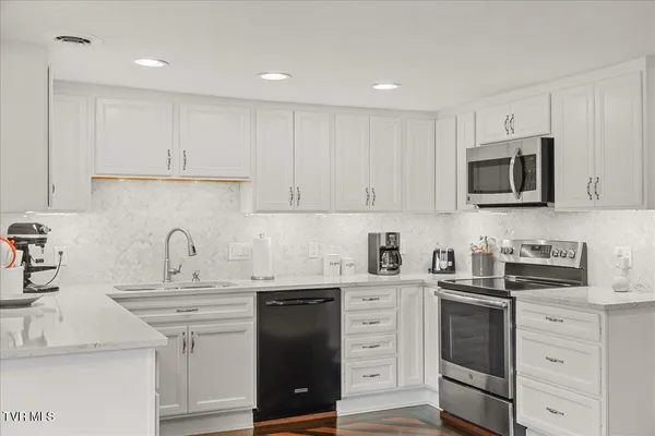 $740,000 | 225 Mary Lamons Road, Afton, TN 37616