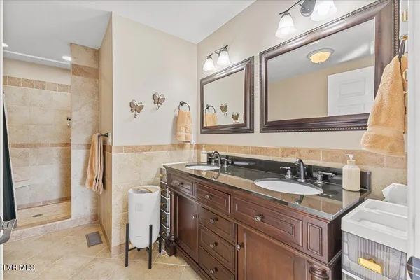 $740,000 | 225 Mary Lamons Road, Afton, TN 37616