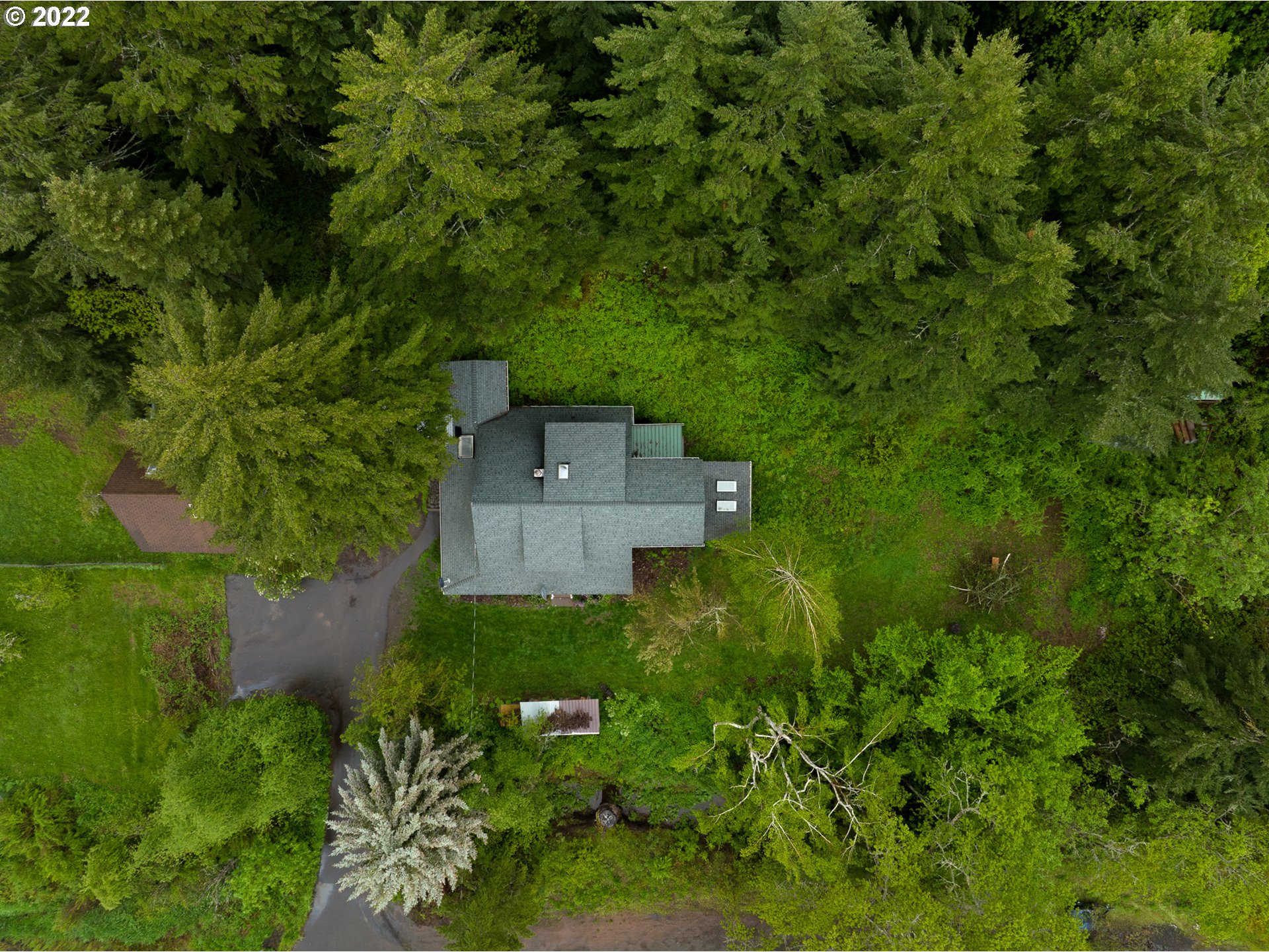 2435 Kingsley Road Hood River, OR 97031 - Photo 26 of 32 Gallery Image 26