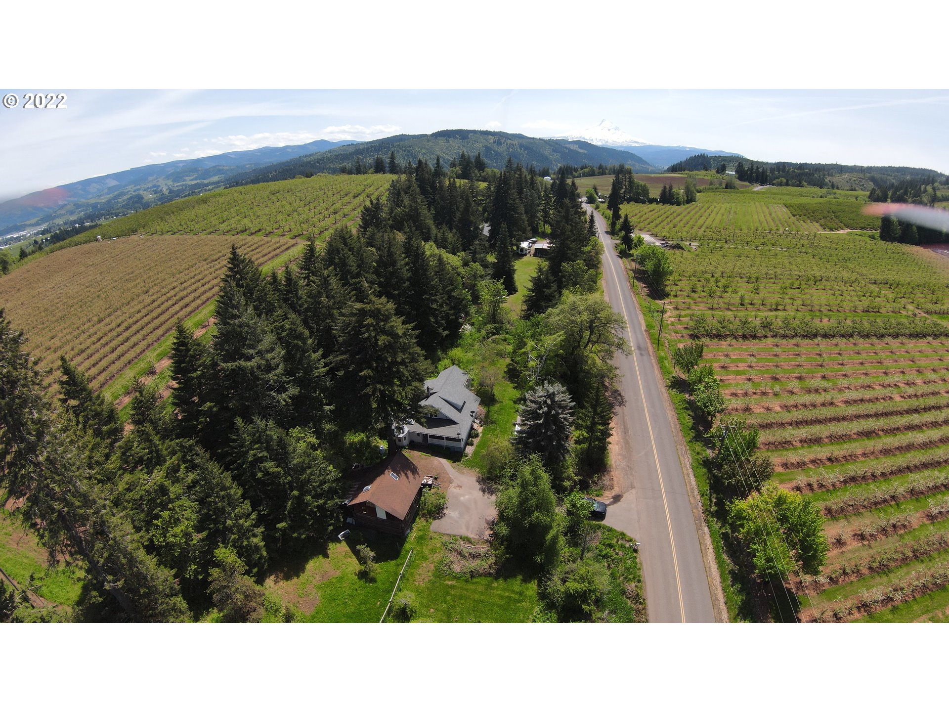 2435 Kingsley Road Hood River, OR 97031 - Photo 28 of 32 Gallery Image 28