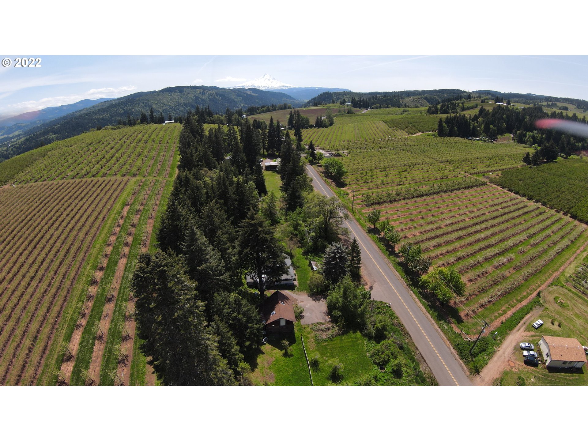 2435 Kingsley Road Hood River, OR 97031 - Photo 29 of 32 Gallery Image 29