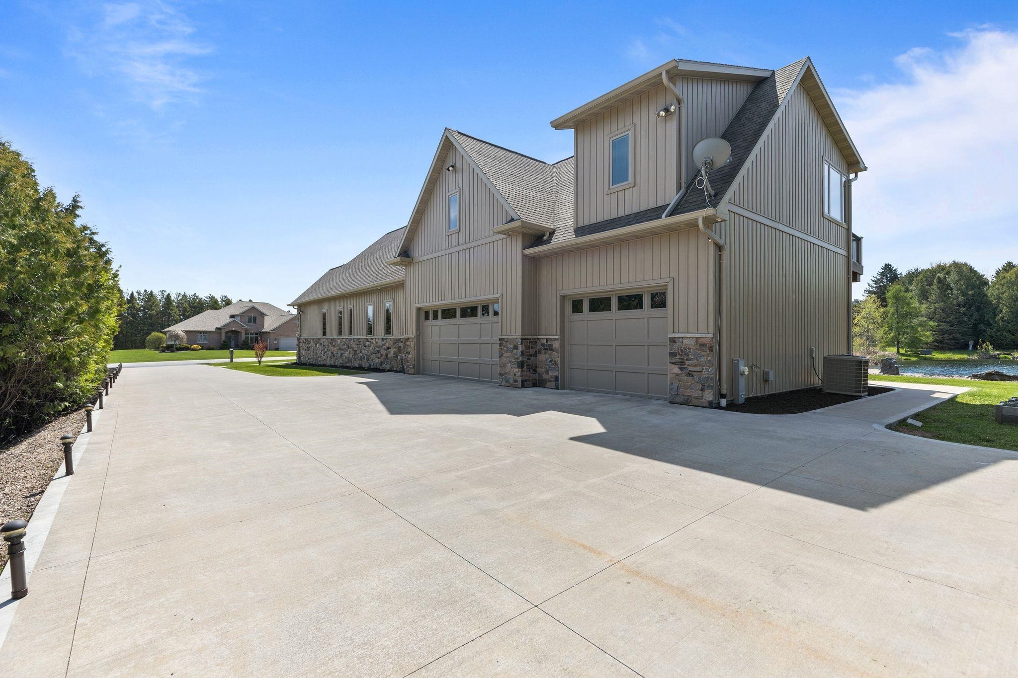 N3281 Feather Ridge Drive Appleton, WI 54913 - Photo 6 of 81