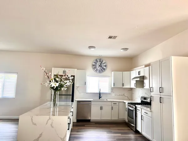 $3,100 | 9762 Palm Drive, Desert Hot Springs, CA 92240