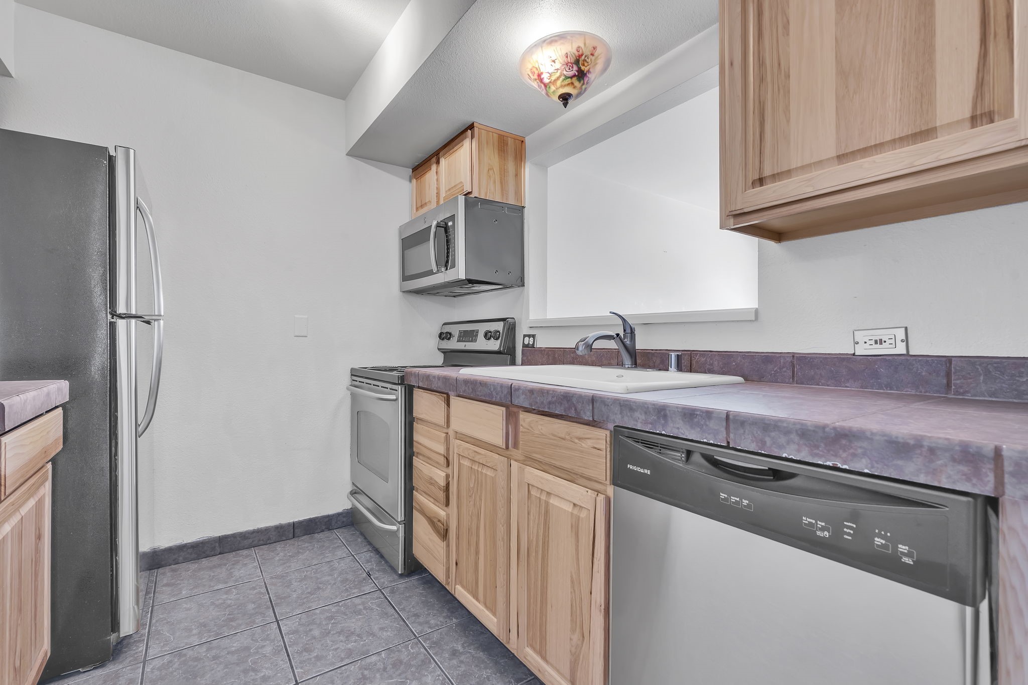 2210 Miguel Chavez Road, Unit 113 Santa Fe, NM 87505 - Photo 4 of 30