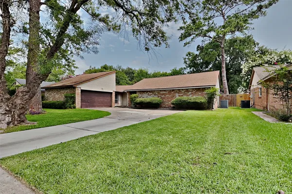 $2,000 | 12706 Pantano Drive, Houston, TX 77065