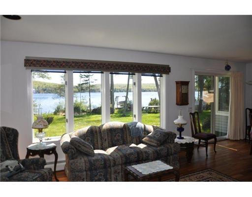515 Point Road Ellsworth, ME 04605 - Photo 12 of 25 Living Room.