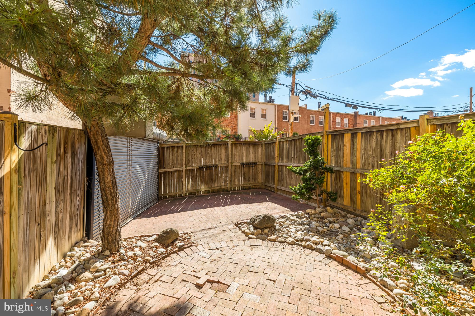 1608 R Street Northwest Washington, DC 20009 - Photo 19 of 33