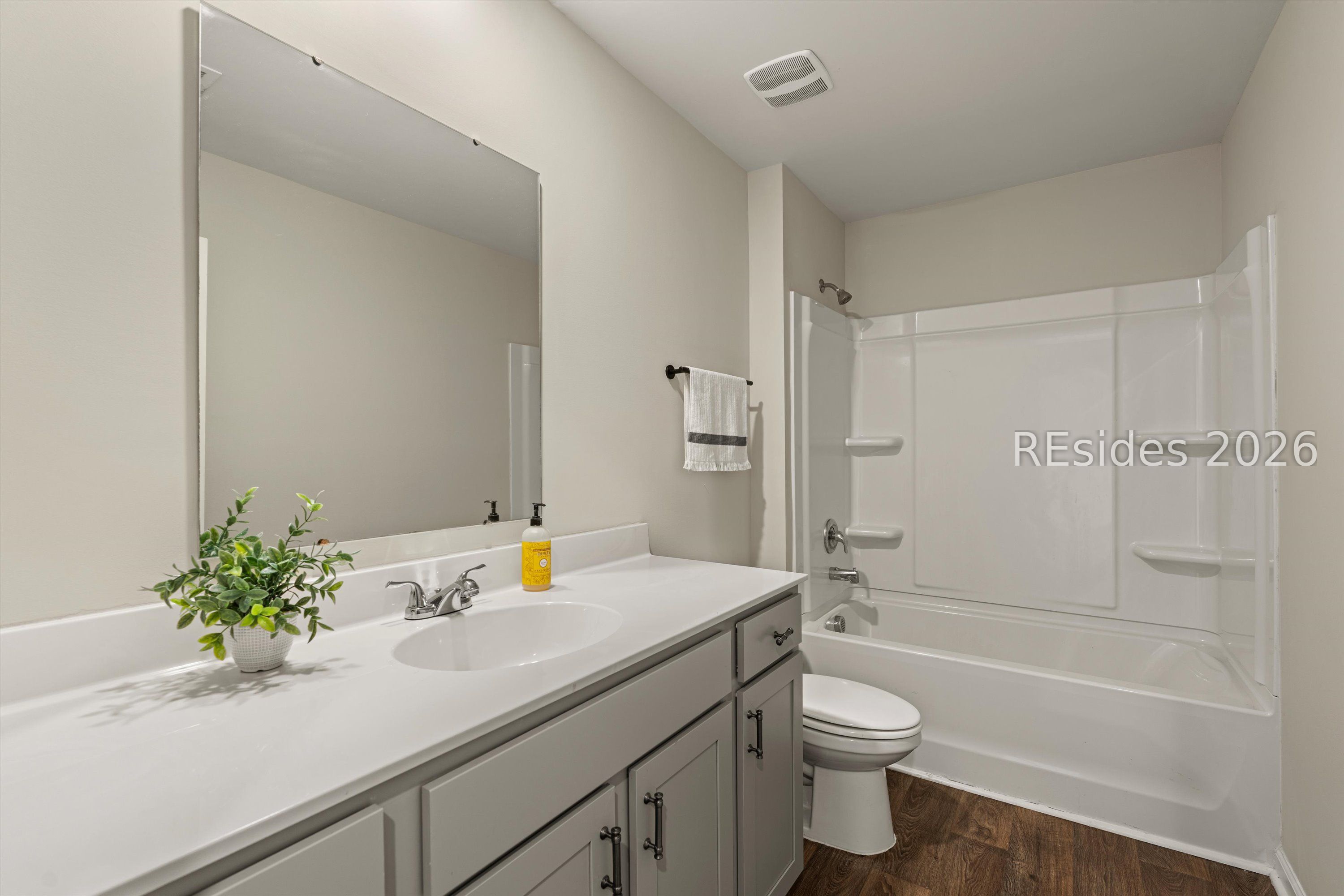 49 Cedar View Circle Bluffton, SC 29909 - Photo 30 of 55 Guest Bathroom