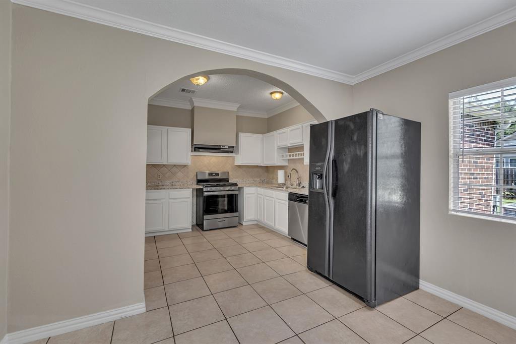 401 Magnolia Street Arlington, TX 76012 - Photo 14 of 32