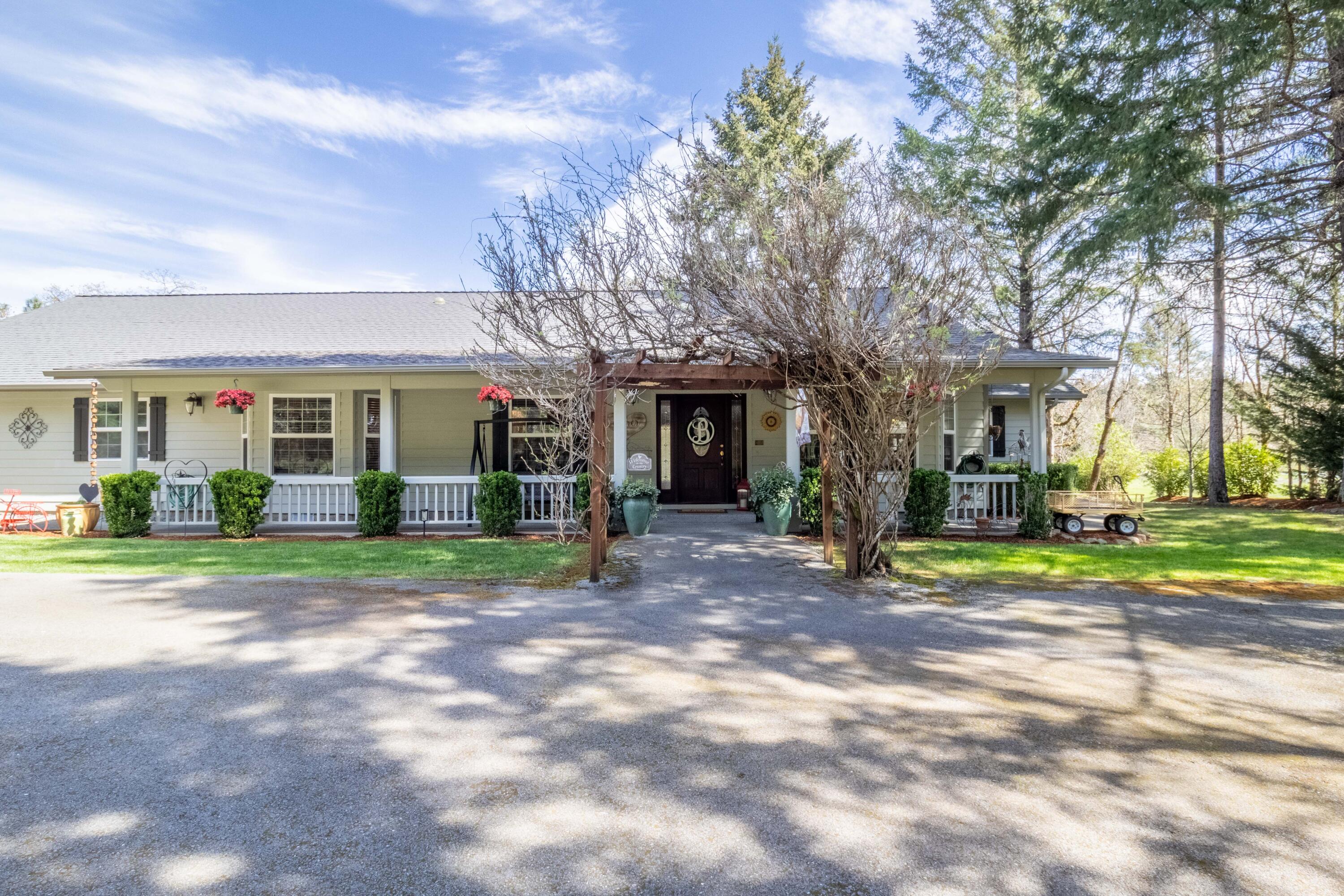 185 Starflower Way Merlin, OR 97532 - Photo 4 of 62
