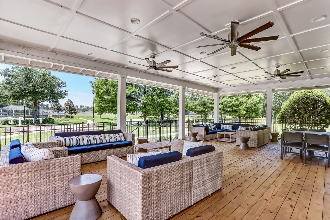 85237 Fall River Parkway Fernandina Beach, FL 32034 - Photo 71 of 82 a outdoor space with patio furniture