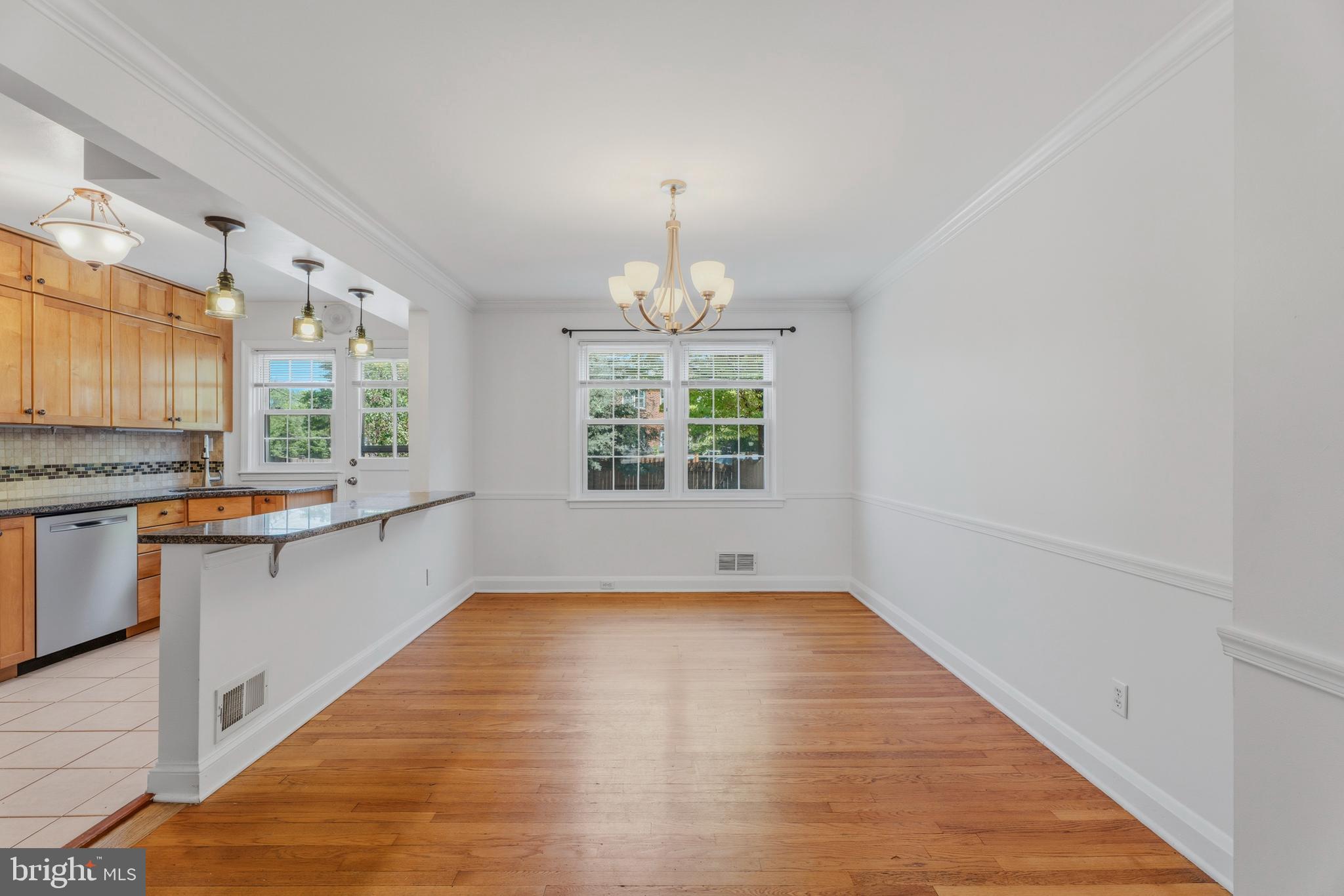 7037 Heathfield Road Baltimore, MD 21212 - Photo 15 of 44 Dining Room