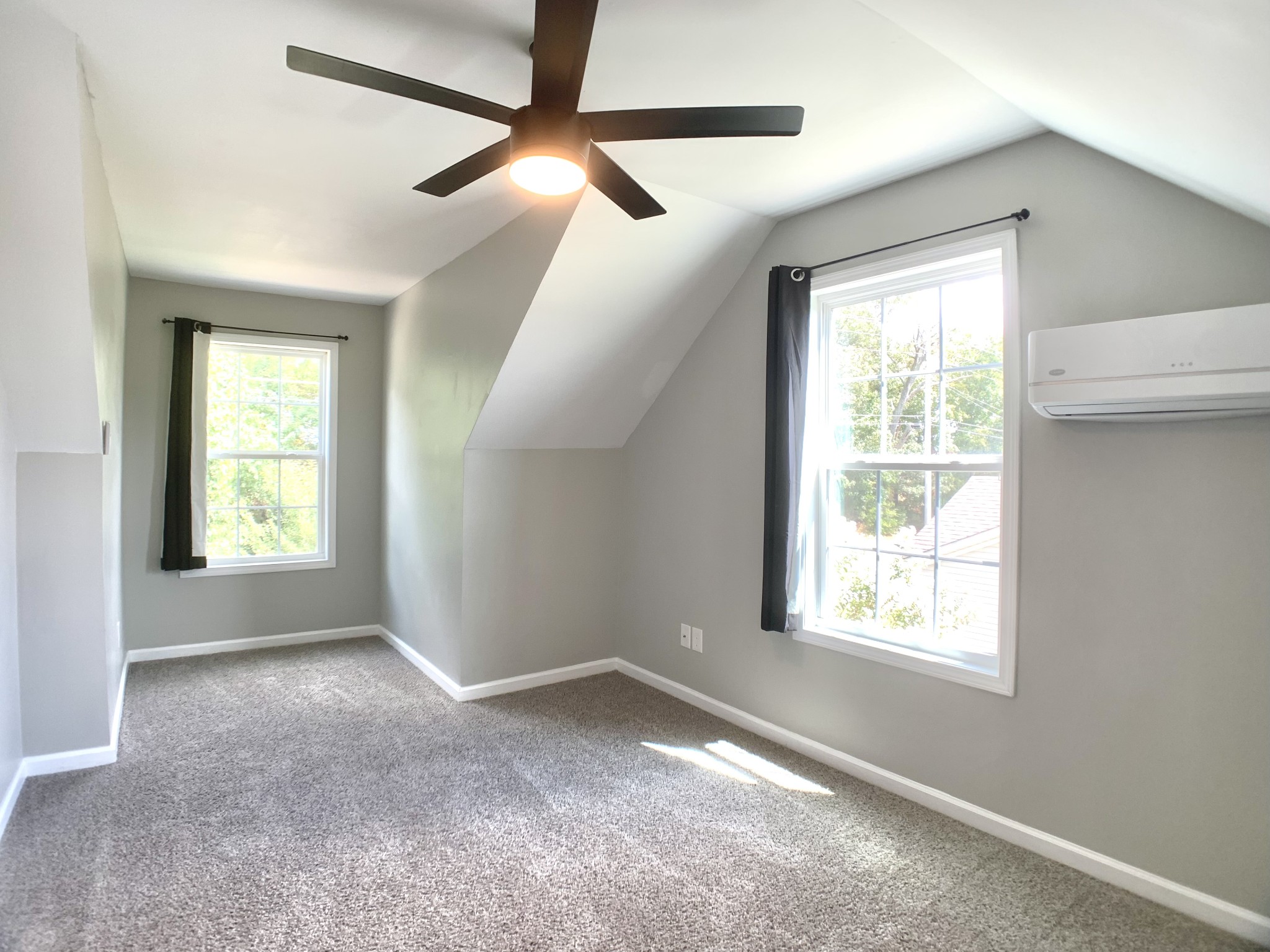 819 Stableford Road Oak Grove, KY 42262 - Photo 25 of 50 a view of an empty room with a window