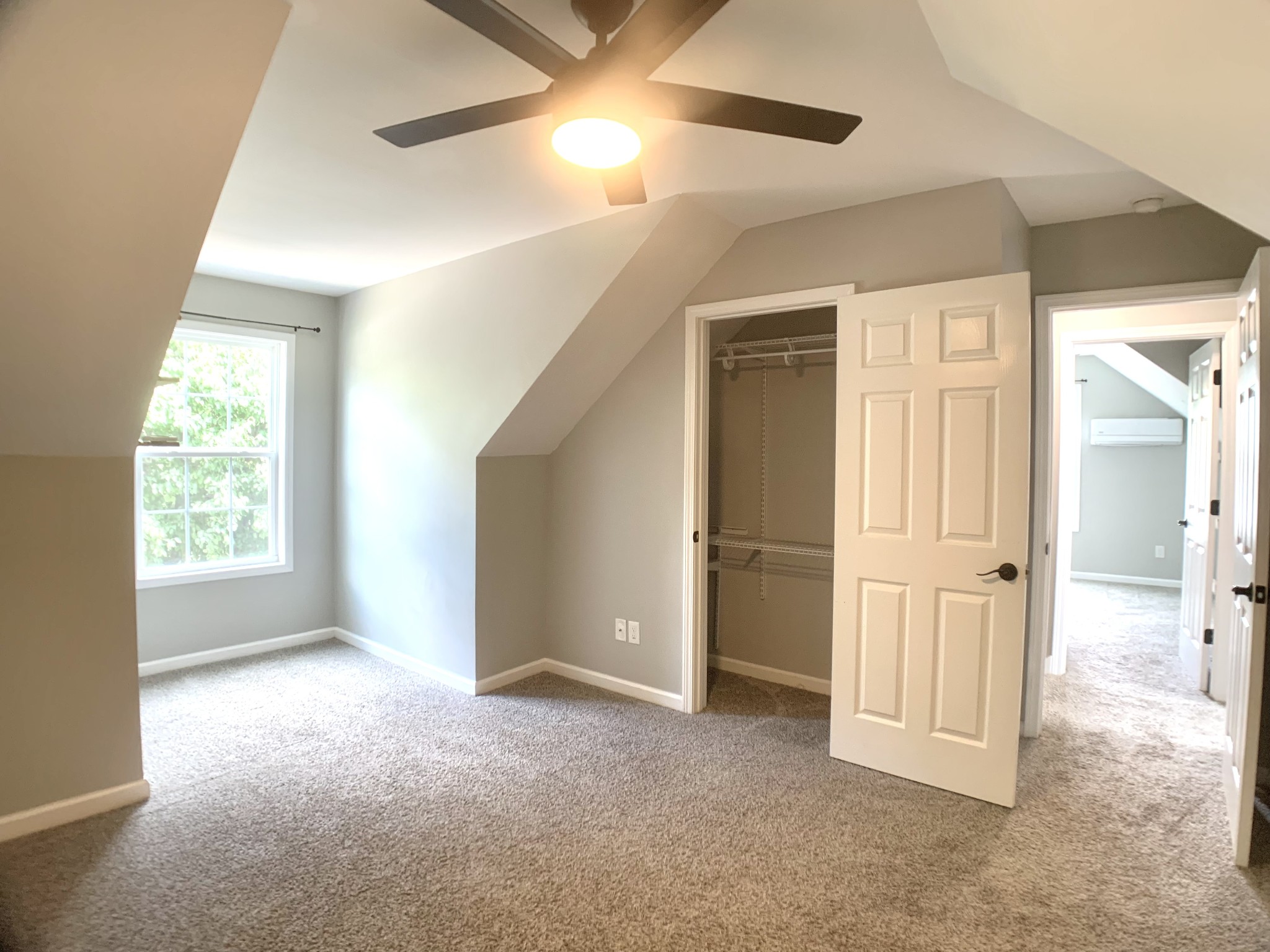819 Stableford Road Oak Grove, KY 42262 - Photo 34 of 50 an empty room with windows and closet