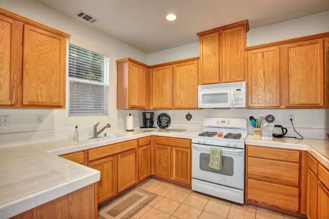 $490,000 | 2409 Coffeeberry Road, West Sacramento, CA 95691