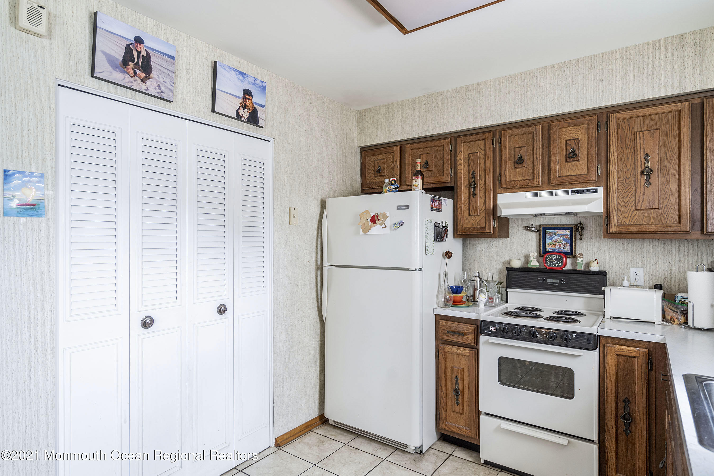 102 Stillwater Road Barnegat, NJ 08005 - Photo 9 of 25 Kitchen1a