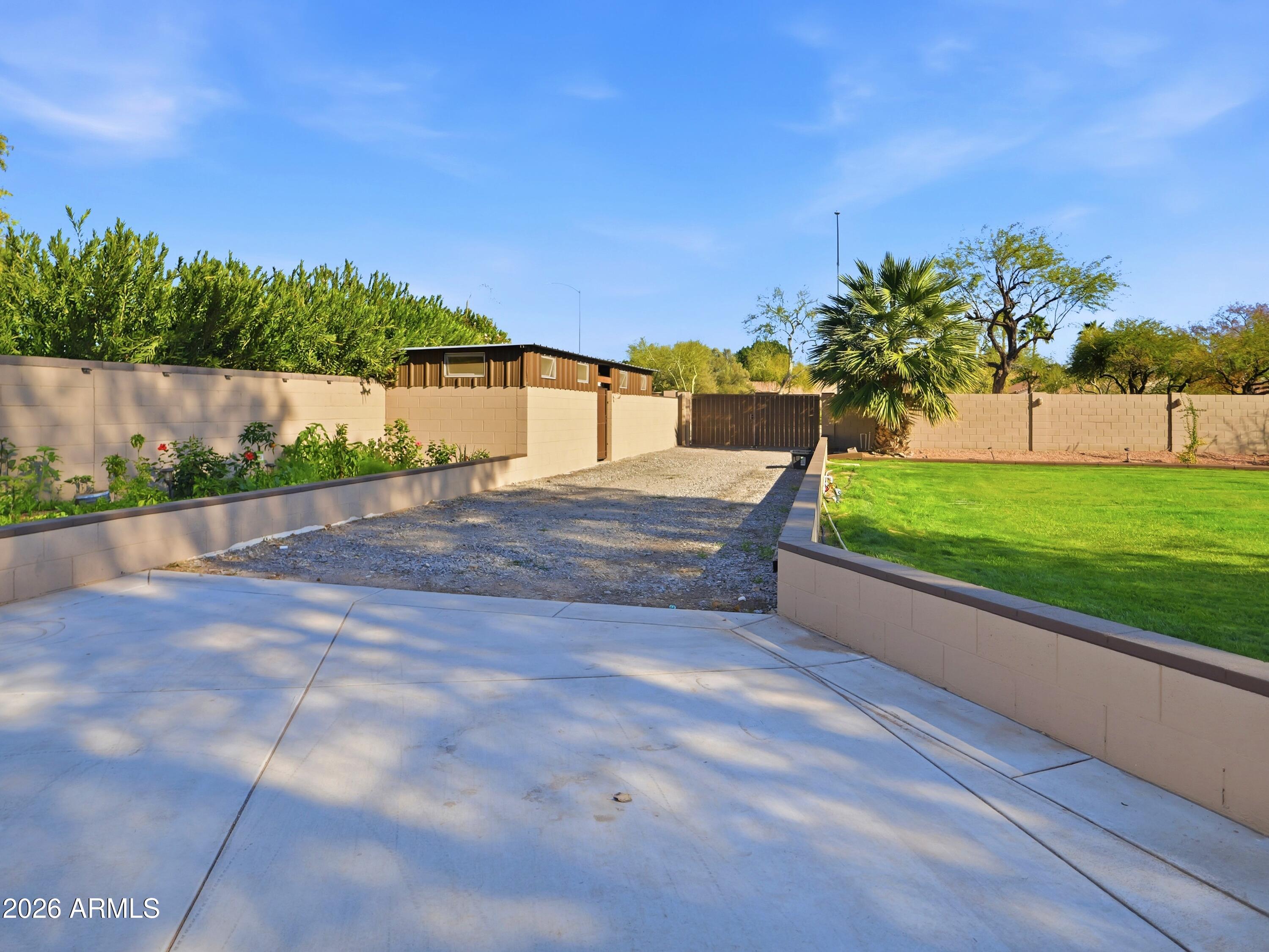 3154 East Inverness Avenue Mesa, AZ 85204 - Photo 37 of 70 High Res Invernes48