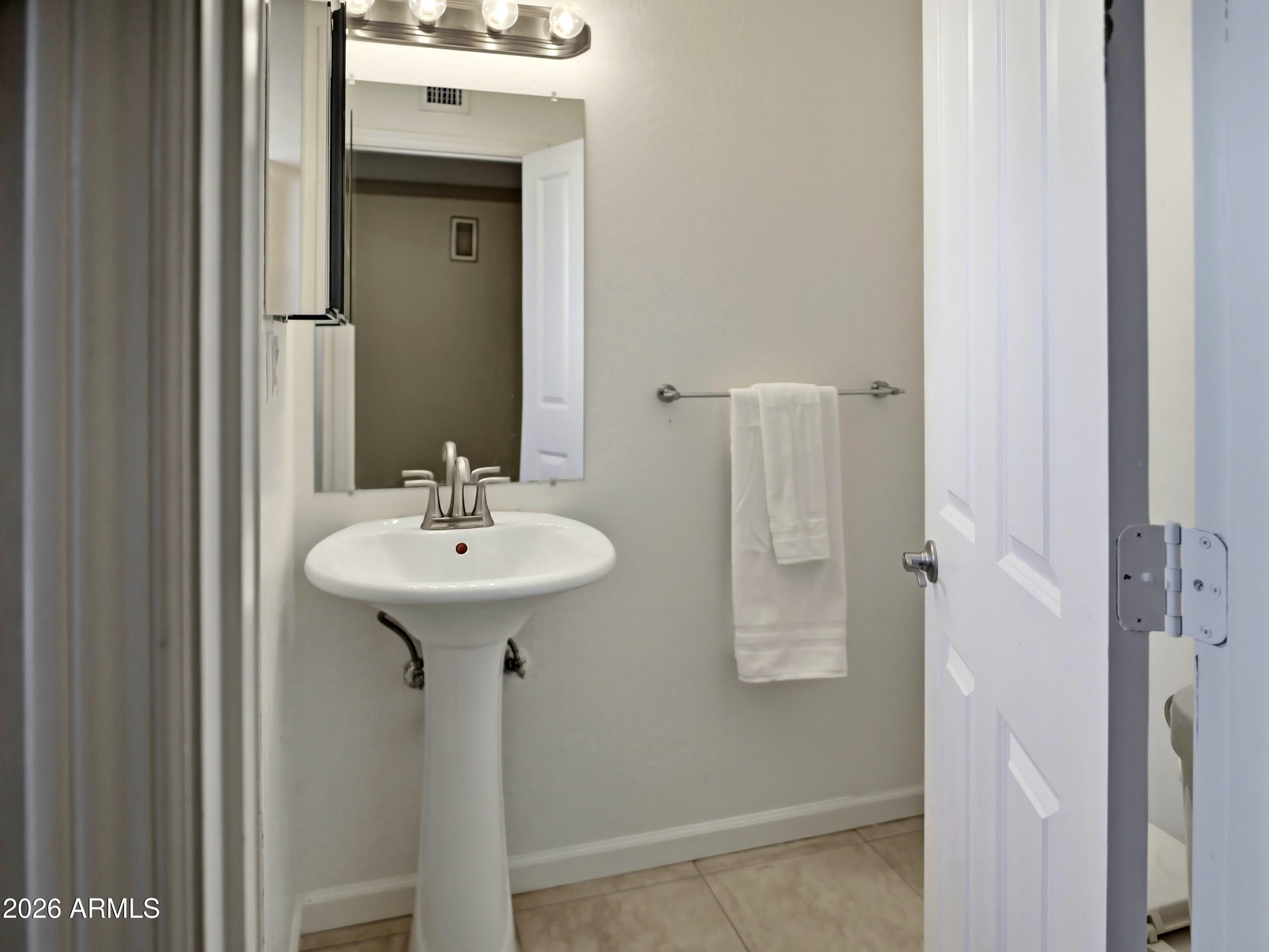 3154 East Inverness Avenue Mesa, AZ 85204 - Photo 61 of 70 High Res Invernes37