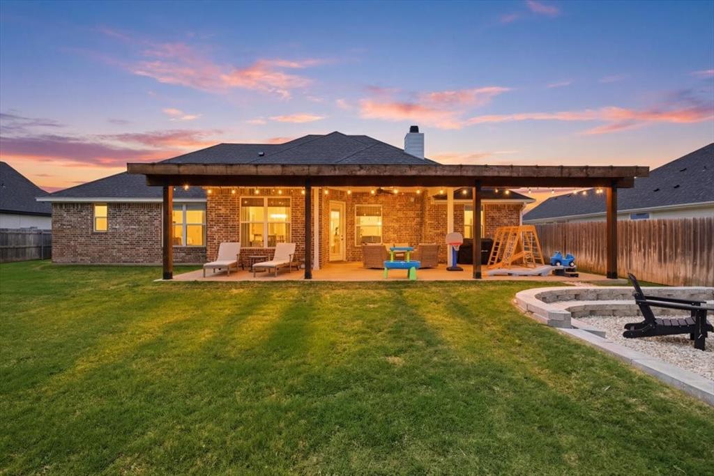 720 Whirlaway Road Hewitt, TX 76643 - Photo 2 of 35