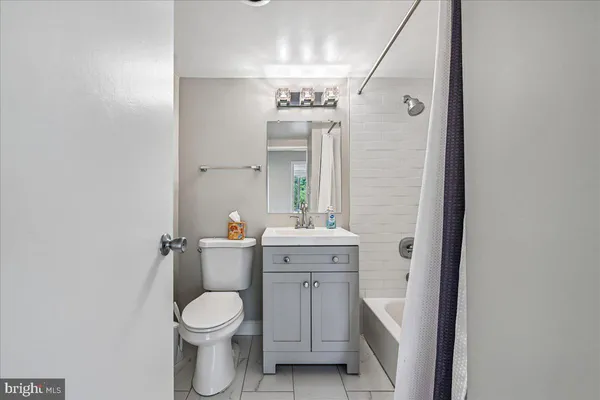 $3,150 | 6631 Wakefield Drive, Unit 203, Alexandria, VA 22307