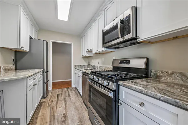 $3,150 | 6631 Wakefield Drive, Unit 203, Alexandria, VA 22307