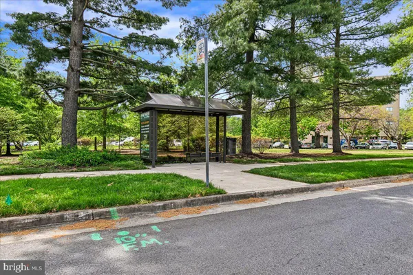 $3,150 | 6631 Wakefield Drive, Unit 203, Alexandria, VA 22307