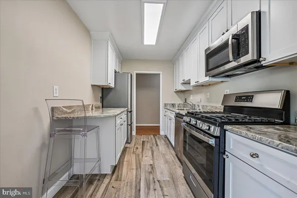 $3,150 | 6631 Wakefield Drive, Unit 203, Alexandria, VA 22307