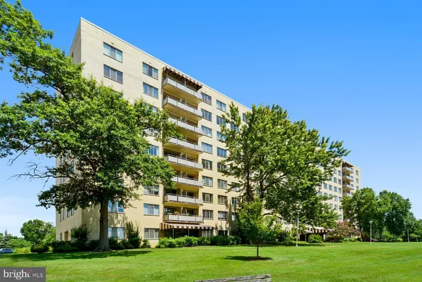 $3,150 | 6631 Wakefield Drive, Unit 203, Alexandria, VA 22307