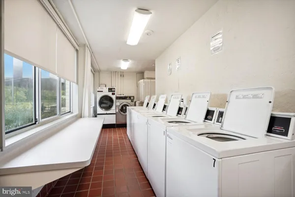 $3,150 | 6631 Wakefield Drive, Unit 203, Alexandria, VA 22307