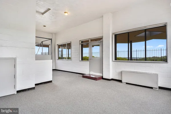 $3,150 | 6631 Wakefield Drive, Unit 203, Alexandria, VA 22307