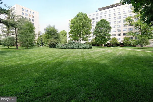 $3,150 | 6631 Wakefield Drive, Unit 203, Alexandria, VA 22307