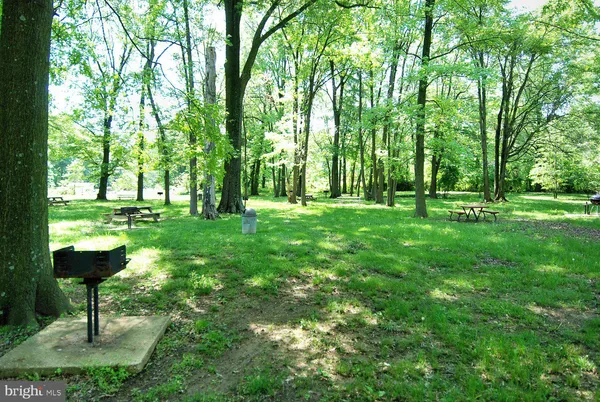 $3,150 | 6631 Wakefield Drive, Unit 203, Alexandria, VA 22307