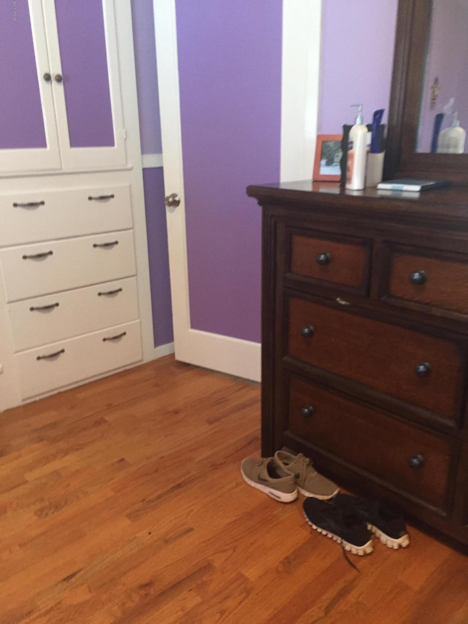 431 Allan Road Naches, WA 98937 - Photo 39 of 50 a view of a dresser